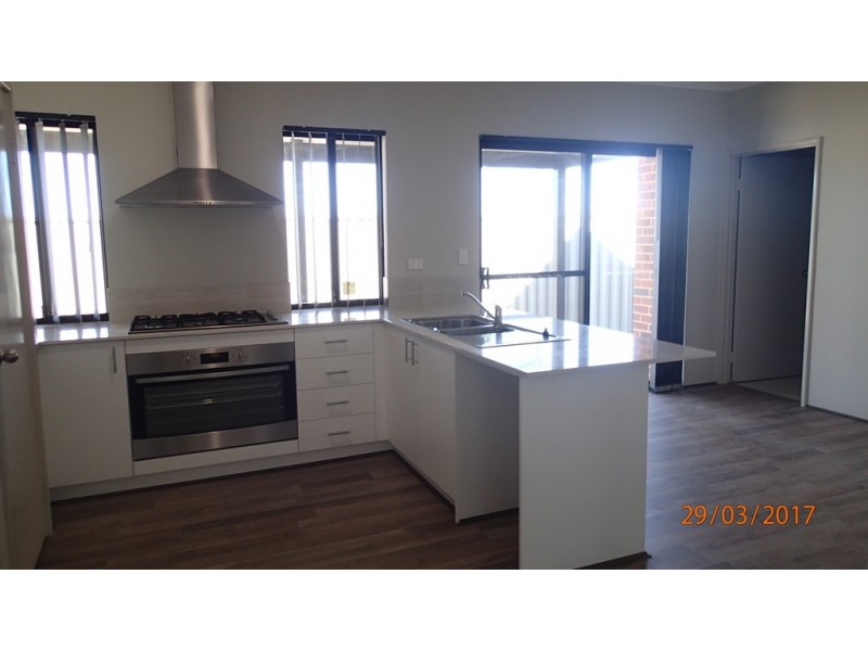 37 Limestone Rise, Piara Waters WA 6112