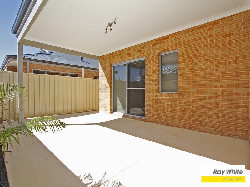6/18 Flynn Street, Canning Vale WA 6155