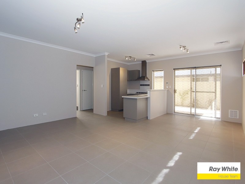 6/18 Flynn Street, Canning Vale WA 6155