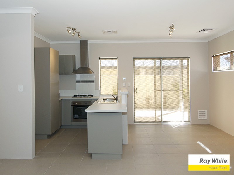 6/18 Flynn Street, Canning Vale WA 6155