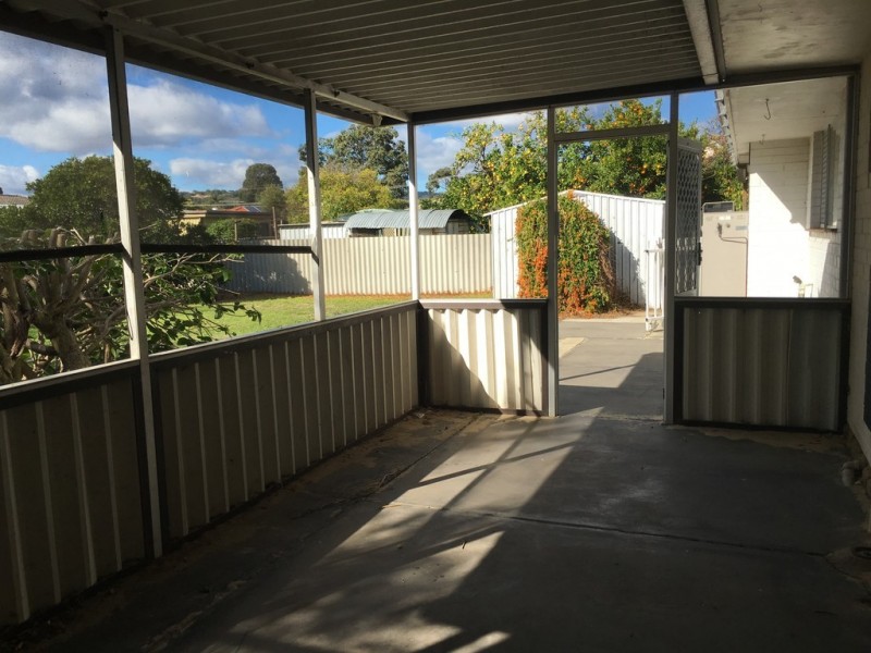 5 Leumeah Street, Armadale WA 6112