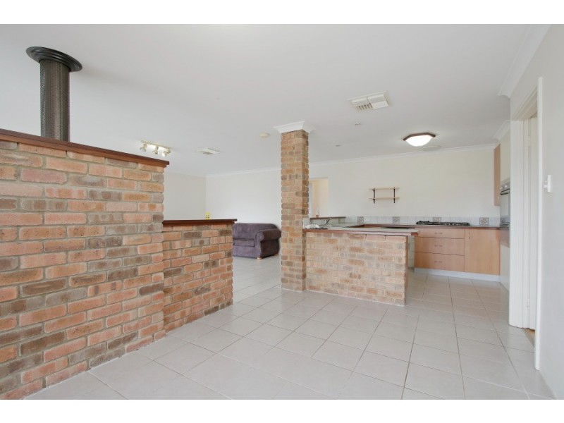 2 Conquest Court, Thornlie WA 6108