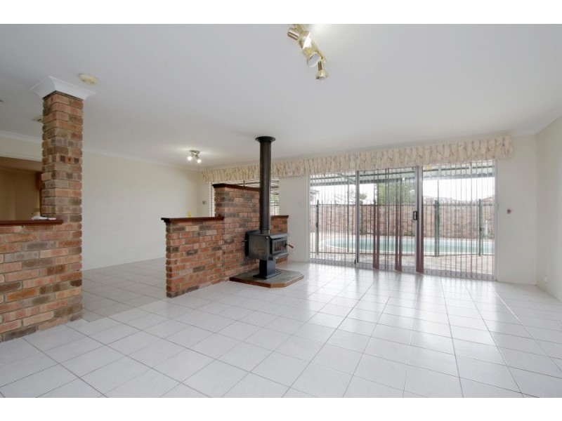 2 Conquest Court, Thornlie WA 6108