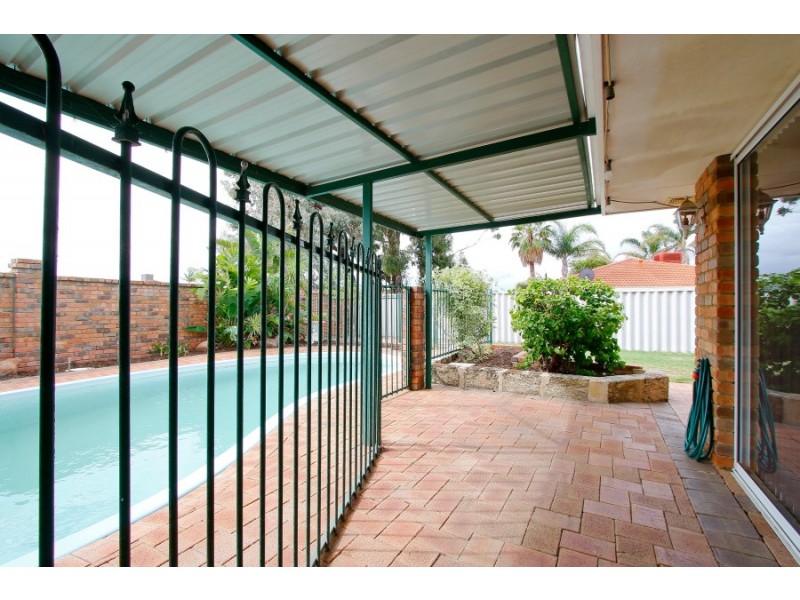 2 Conquest Court, Thornlie WA 6108