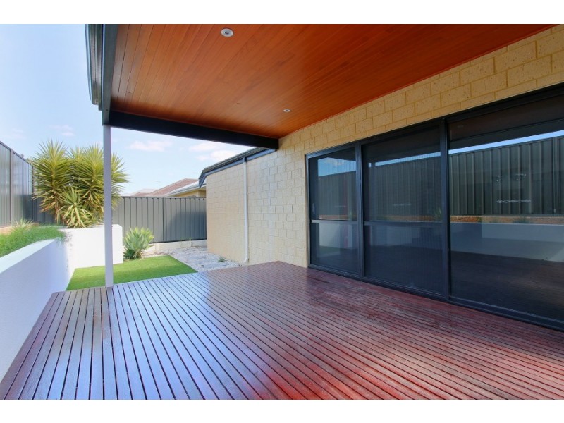 10 Jindabyne Street, Hilbert WA 6112