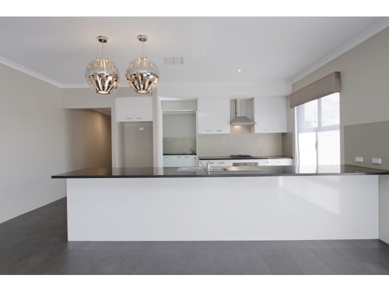 10 Jindabyne Street, Hilbert WA 6112