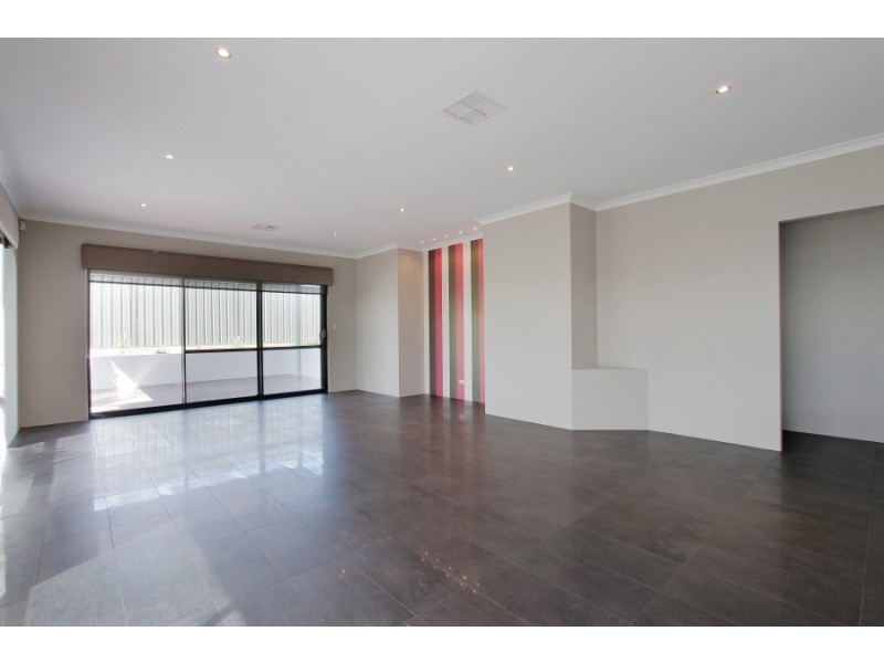 10 Jindabyne Street, Hilbert WA 6112