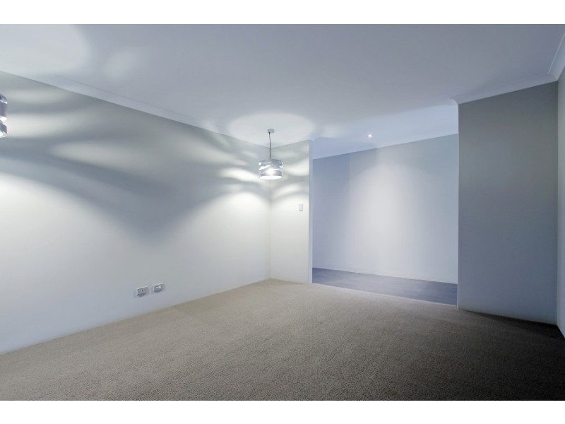 10 Jindabyne Street, Hilbert WA 6112