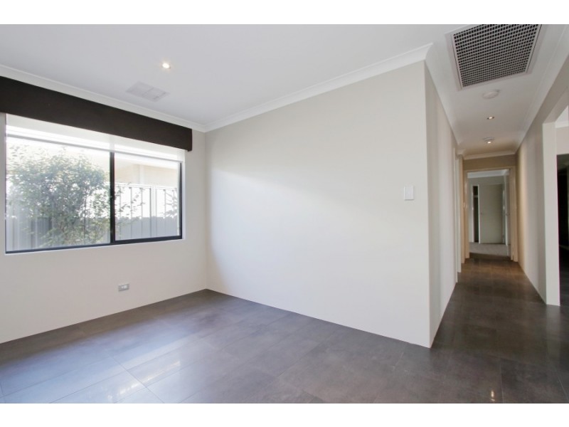 10 Jindabyne Street, Hilbert WA 6112