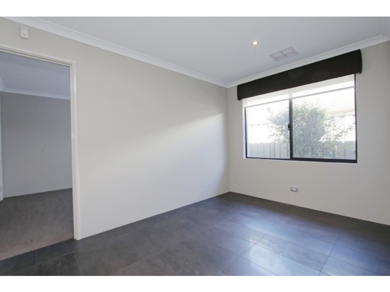 10 Jindabyne Street, Hilbert WA 6112