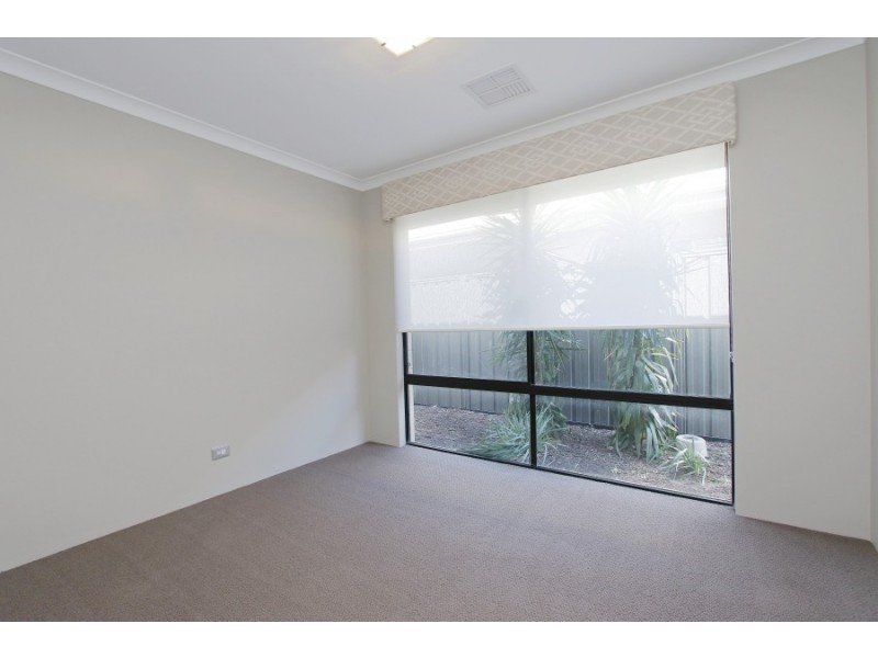 10 Jindabyne Street, Hilbert WA 6112