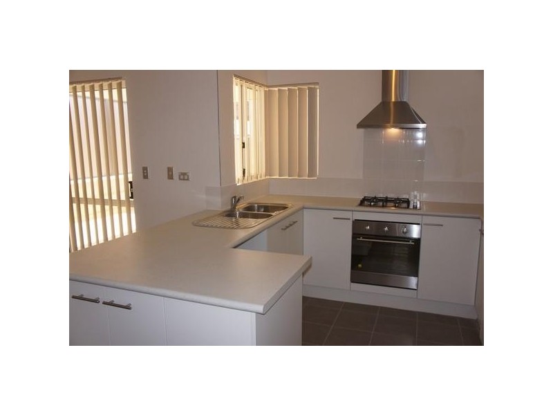 48 Erade Drive, Piara Waters WA 6112