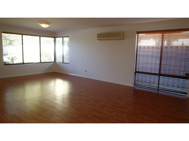 15 COMRIE ROAD, Canning Vale WA 6155