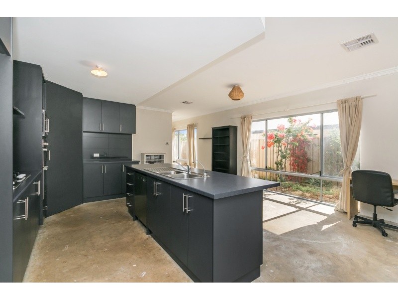 33 Ballycastle Loop, Canning Vale WA 6155