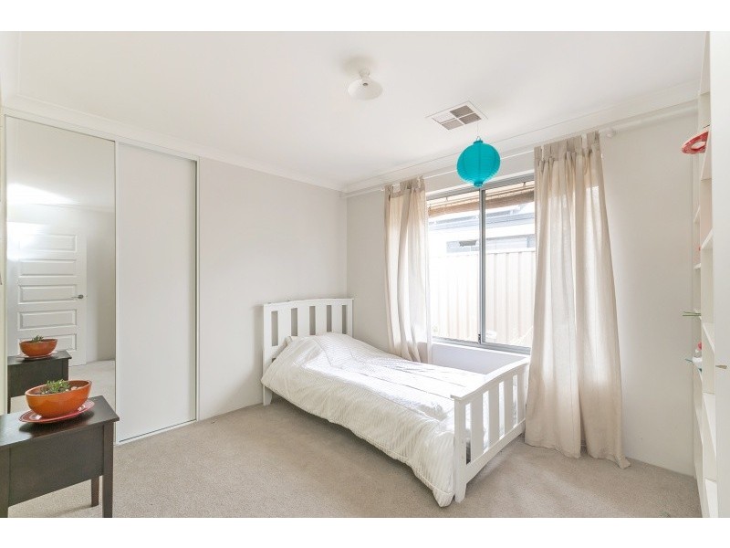 33 Ballycastle Loop, Canning Vale WA 6155
