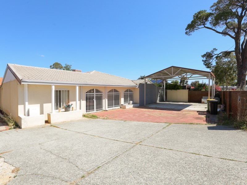 24B Spring Road, Thornlie WA 6108