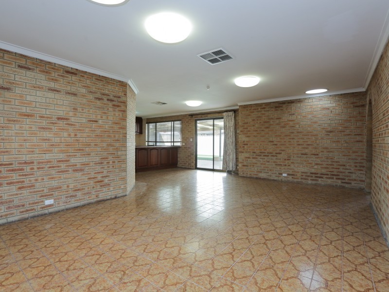 24B Spring Road, Thornlie WA 6108