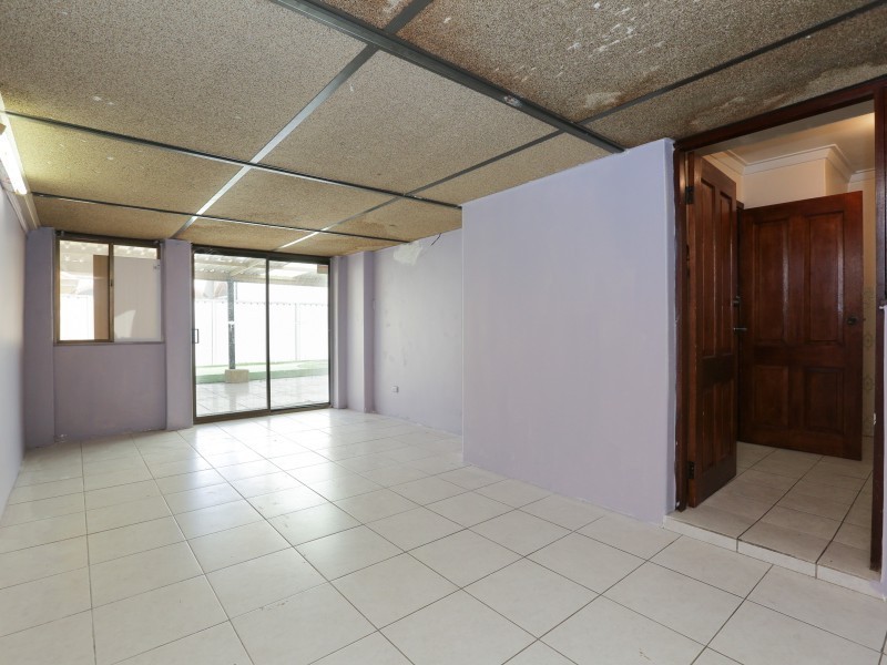 24B Spring Road, Thornlie WA 6108