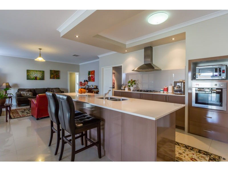 10 Tipperary Bend, Canning Vale WA 6155