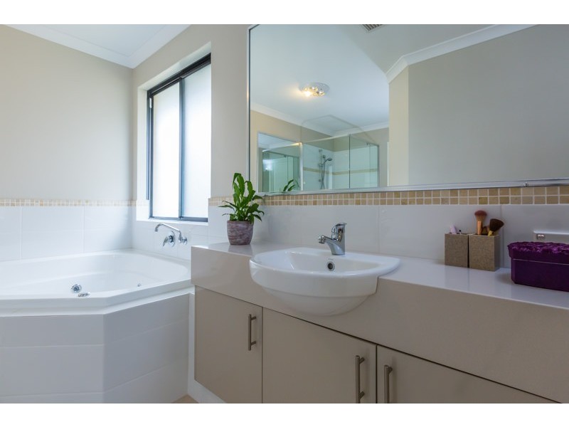 10 Tipperary Bend, Canning Vale WA 6155