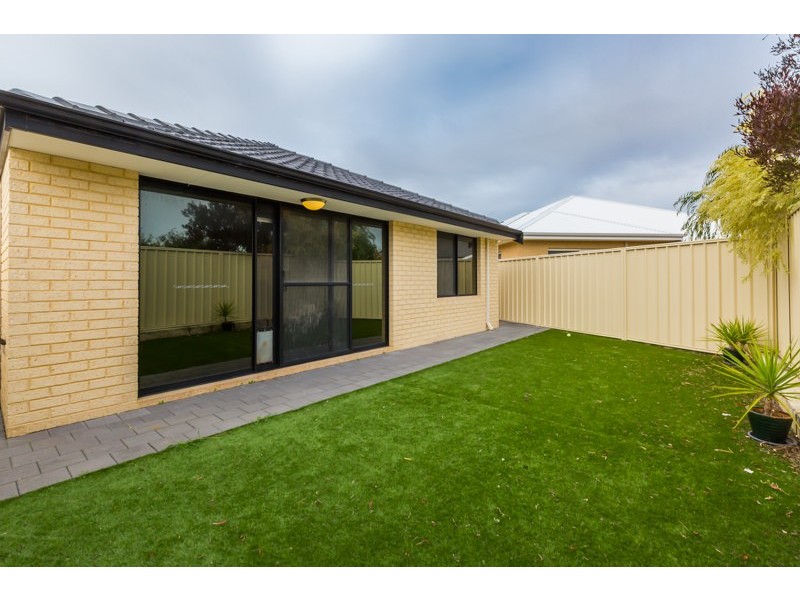 10 Tipperary Bend, Canning Vale WA 6155