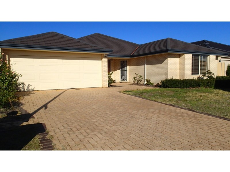 31 Urquhart Court, Canning Vale WA 6155
