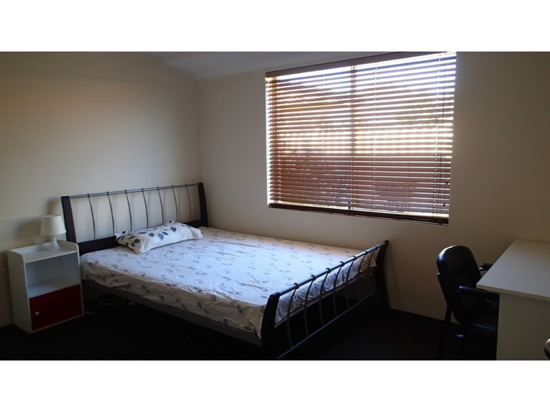 31 Urquhart Court, Canning Vale WA 6155