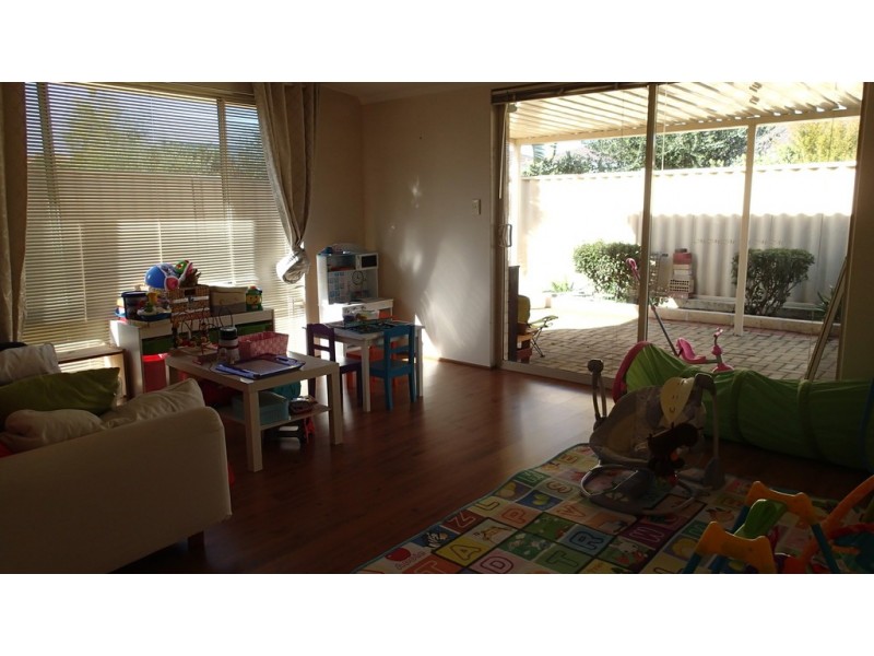 31 Urquhart Court, Canning Vale WA 6155