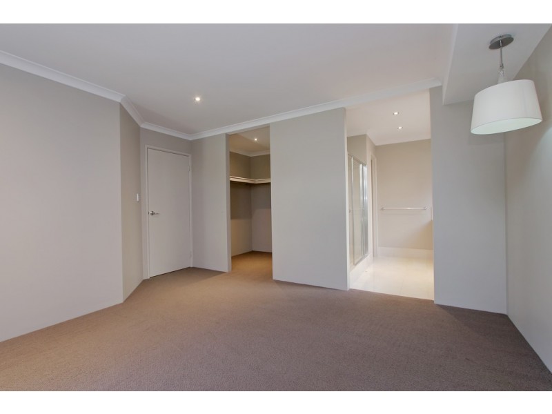 10 Jindabyne Street, Hilbert WA 6112