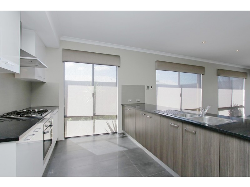 10 Jindabyne Street, Hilbert WA 6112