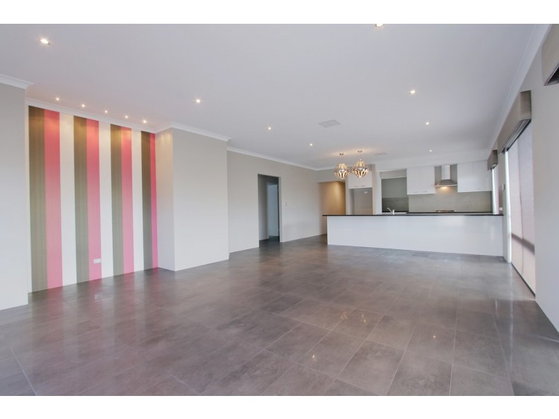 10 Jindabyne Street, Hilbert WA 6112