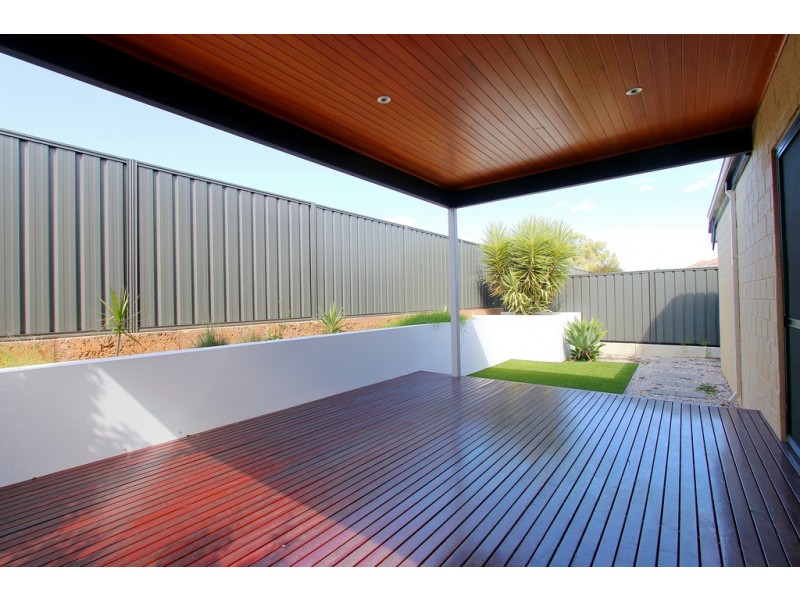 10 Jindabyne Street, Hilbert WA 6112