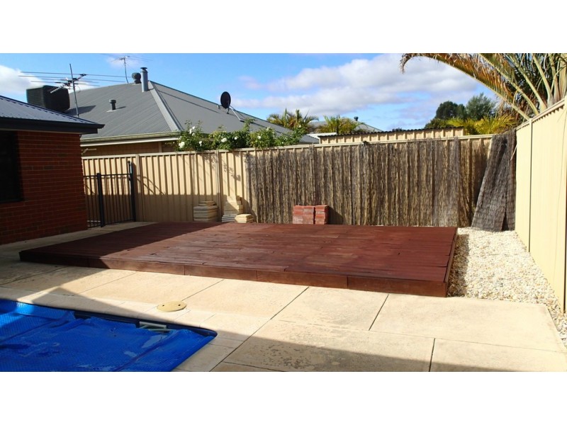 14 Vancouver Drive, Canning Vale WA 6155