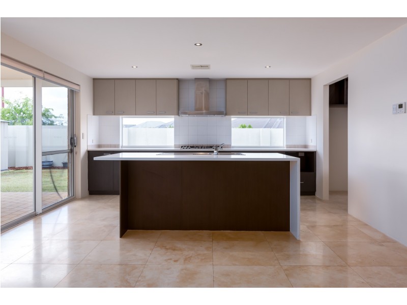 7 Aldenham Drive, Southern River WA 6110