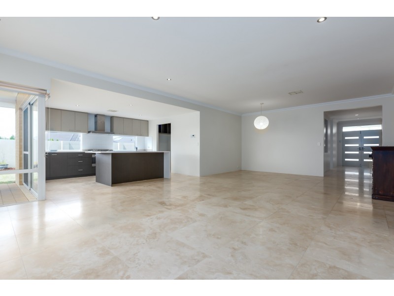 7 Aldenham Drive, Southern River WA 6110