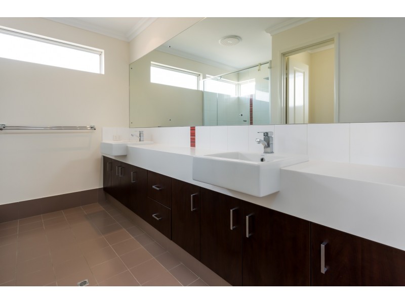 7 Aldenham Drive, Southern River WA 6110