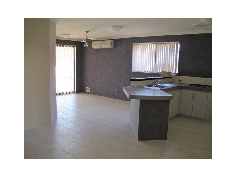 11 Hotchkiss Close, Thornlie WA 6108