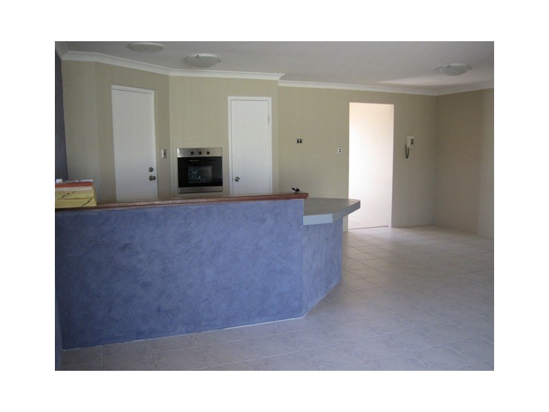 11 Hotchkiss Close, Thornlie WA 6108