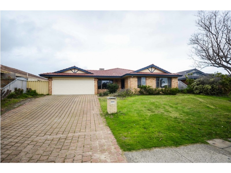 15 Kurrajong Drive, Thornlie WA 6108