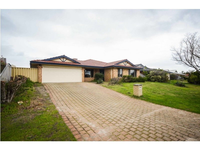 15 Kurrajong Drive, Thornlie WA 6108