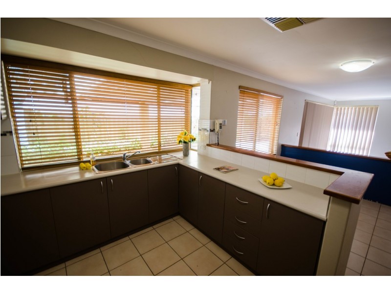 15 Kurrajong Drive, Thornlie WA 6108