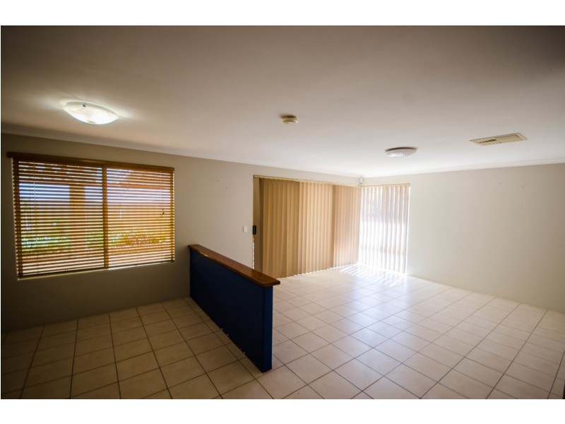 15 Kurrajong Drive, Thornlie WA 6108