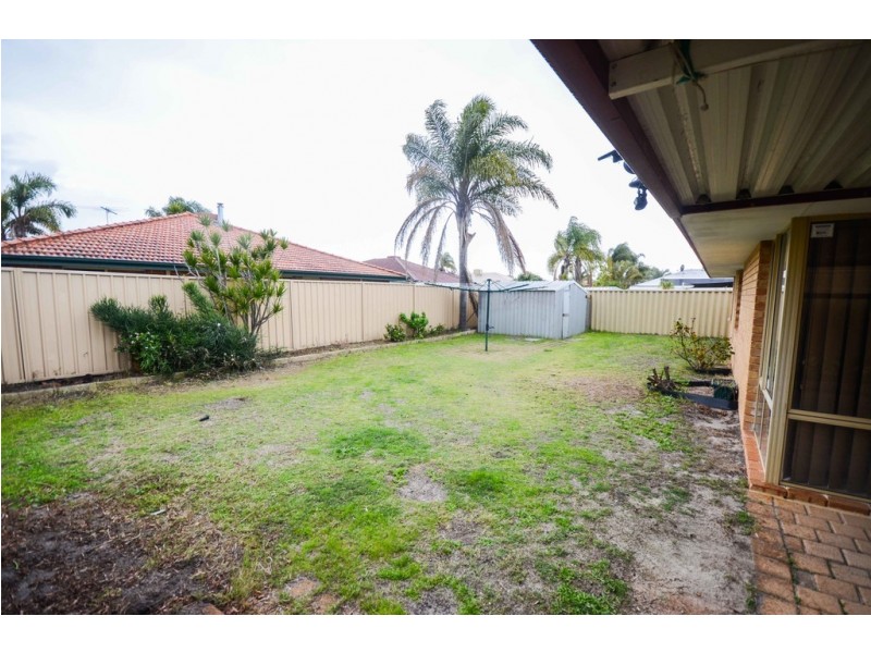 15 Kurrajong Drive, Thornlie WA 6108