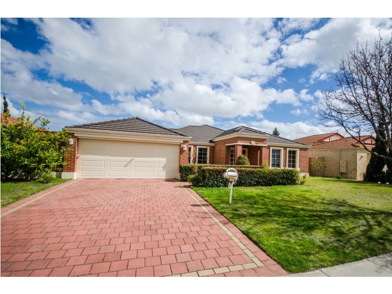 4 Vancouver Drive, Canning Vale WA 6155