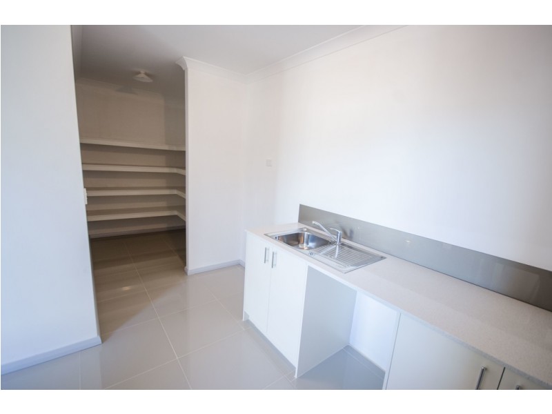 27 Cadaga Way, Piara Waters WA 6112