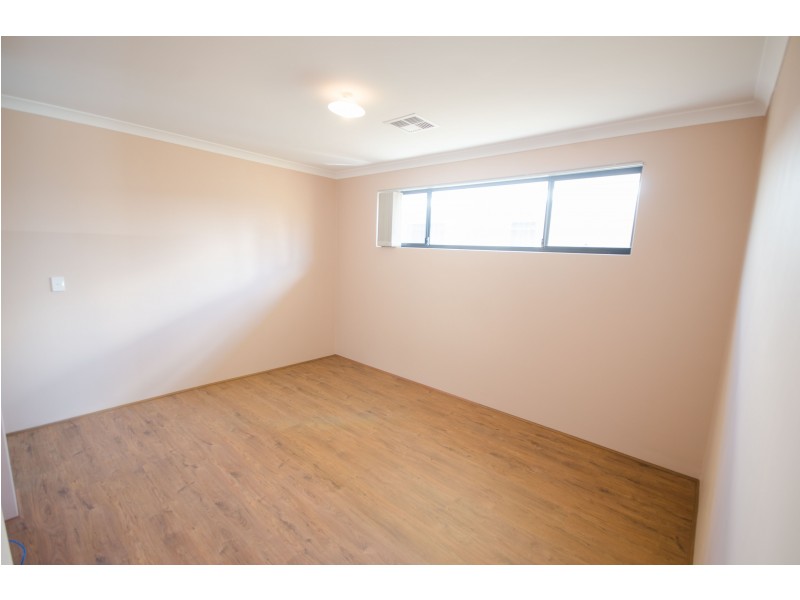 27 Cadaga Way, Piara Waters WA 6112