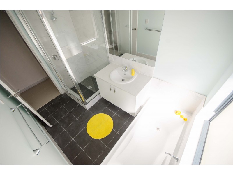 27 Cadaga Way, Piara Waters WA 6112