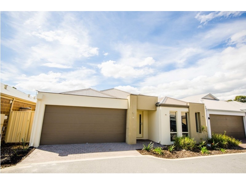 13/11 Carnation Street, Canning Vale WA 6155