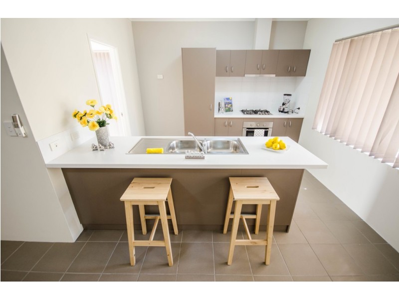 13/11 Carnation Street, Canning Vale WA 6155