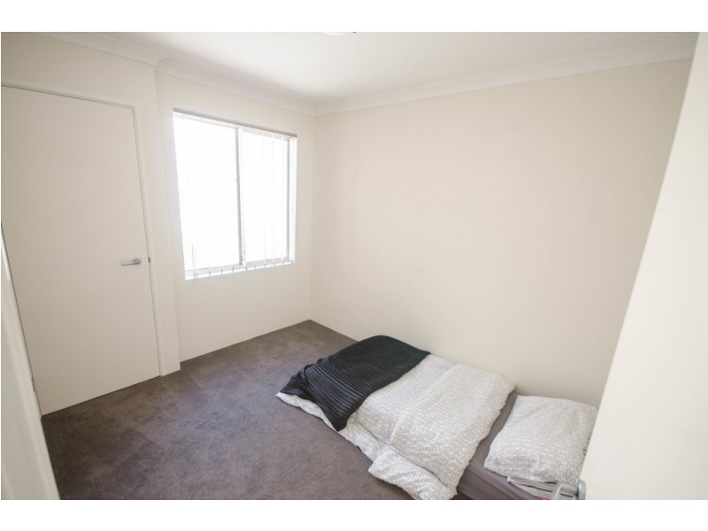 13/11 Carnation Street, Canning Vale WA 6155